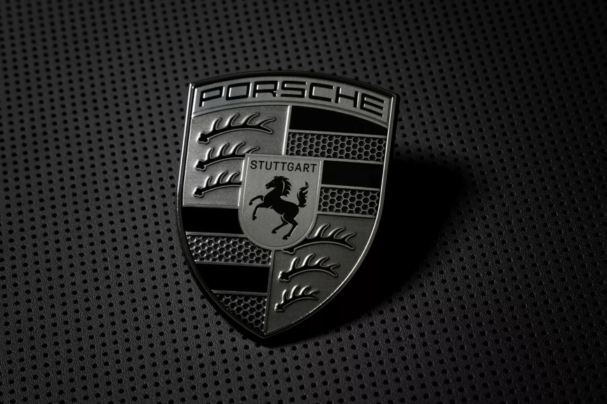Porsche-Turbonite-Crest-1113-10.webp