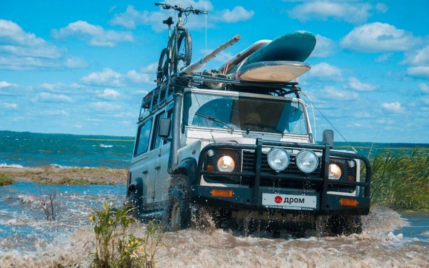 Land_Rover_Defender_bodrova.jpg