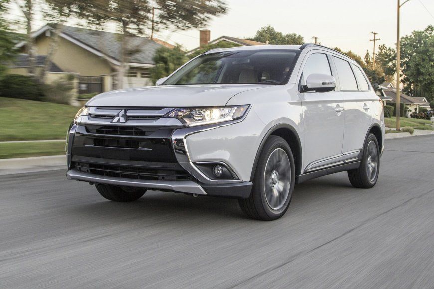 2016-Mitsubishi-Outlander-SEL-S-AWC-front-three-quater-in-motion-05-e1480536068435.jpg