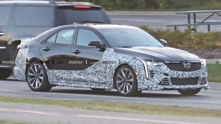 2021-cadillac-ct4-v-blackwing-spy-shots-front.jpg