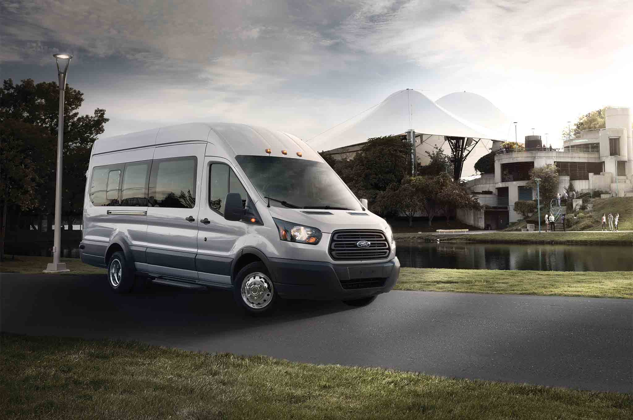 Идут на форд транзит. Ford Transit van 2015. Ford Transit 16св. Ford Transit 2014. Ford Transit 2020 автобус.