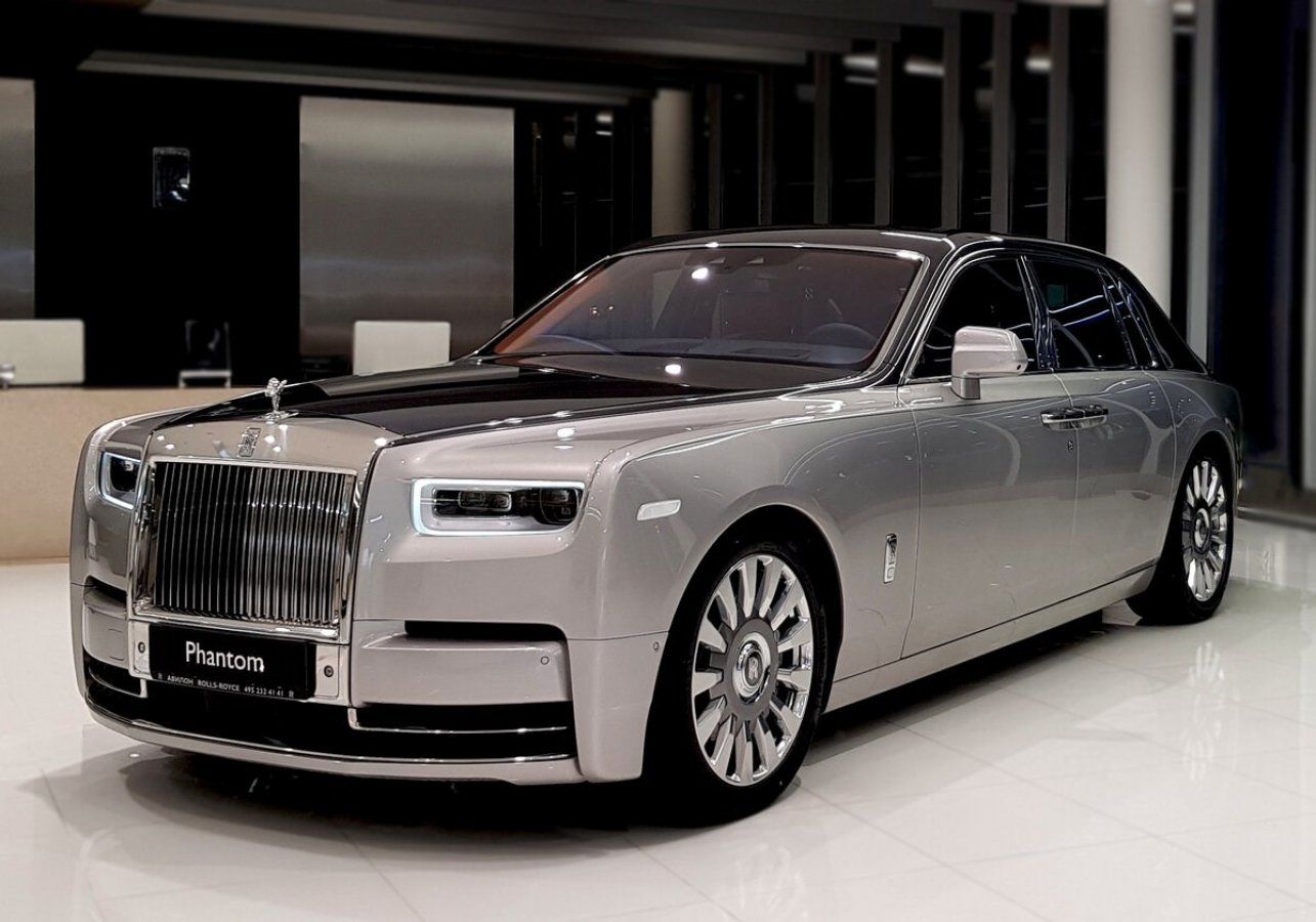Сколько рублей стоит новый. Роллс Ройс Фантом. Rolls Royce Phantom 8. Rolls Royce Phantom 2022. Rolls Royce Ghost SWB 2015.