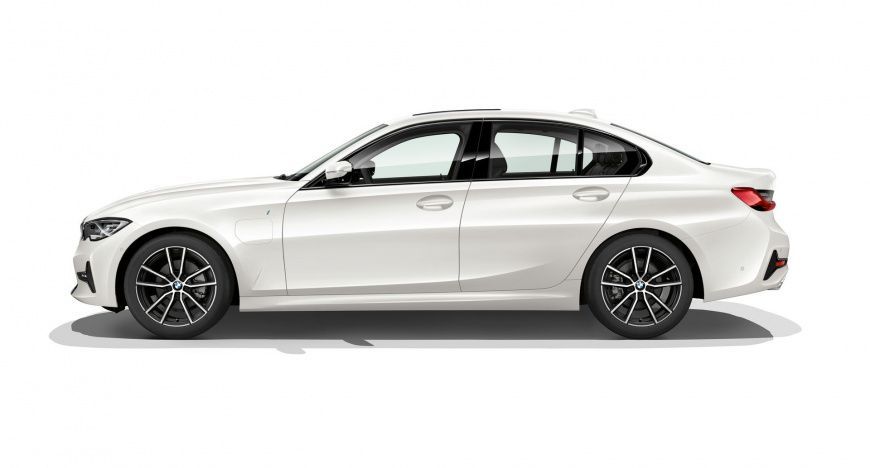P90323742_highRes_the-all-new-bmw-330e.jpg
