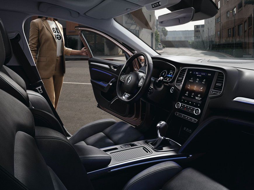 2021-Renault-Megane-facelift-interior.jpg