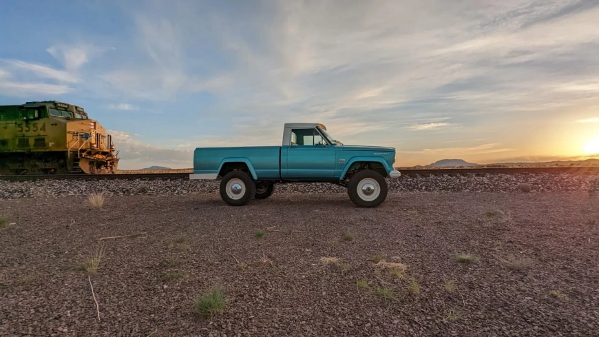 1966-Jeep-Gladiator-Vigilante-2.webp