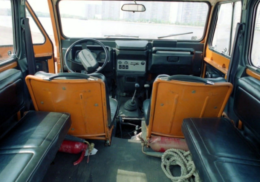 moskvich_2150_salon.jpg