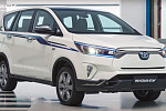 Новый экспериментальный электрический минивэн Toyota Kijang Innova представили на выставке IIMS