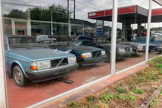 В Бельгии нашли заброшенный автосалон с машинами VOLVO