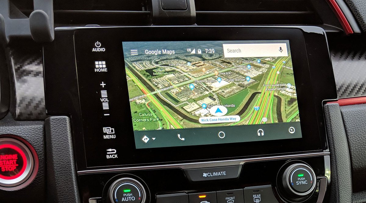 Запустили первый российский навигатор на Android Auto