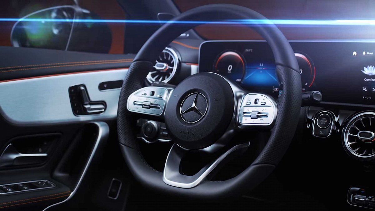 Mercedes-Benz CLA дебютирует сегодня: прямая трансляция