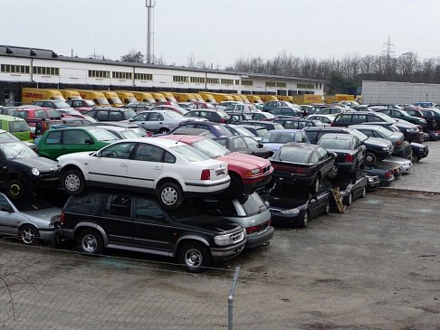 В Германии активно избавляются от дизельных автомобилей: свалки переполнены