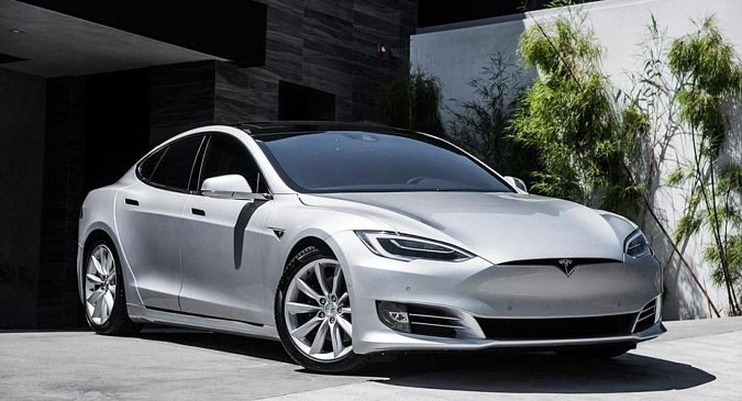 Бренд Tesla приостанавливает поставки электрокара Model S
