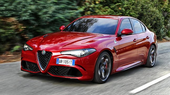Драг-рейсинг: BMW M3 Competition против Alfa Romeo Giulia QV 