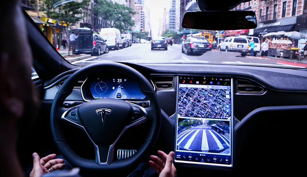 Автопилот Tesla теряет позиции в рейтинге ассистентов водителя