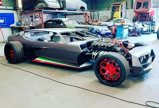 Французские мастера превратили Lamborghini Espada в хот-род