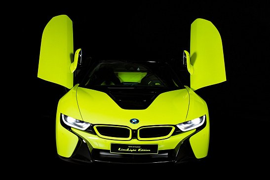 BMW разработала эксклюзивный родстер i8 LimeLight Edition