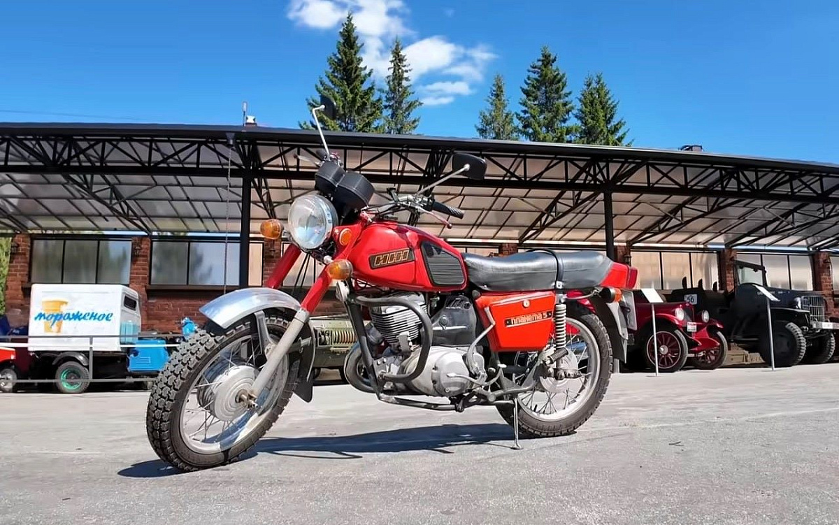 Советский металлолом против японского чуда – почему ИЖ Планета-5 проиграл Yamaha SR400, имея похожие внешность и мотор