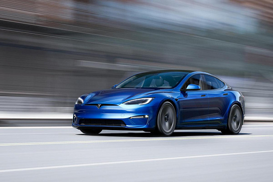 Клиенты Tesla Model S теперь могут забирать свои автомобили