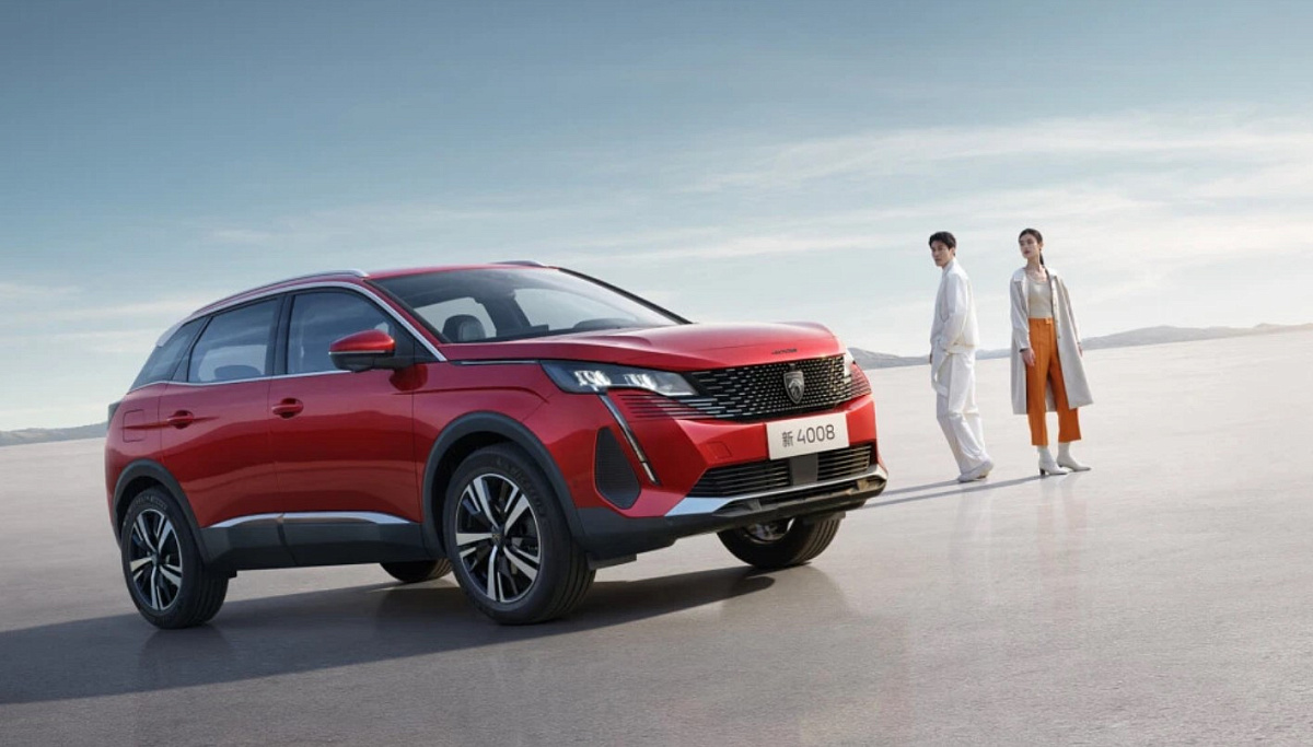 Эксперт нашел отличную альтернативу «европейцам», сравнив Geely Atlas Pro и Peugeot 4008