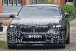 Новый BMW 5-Series 2024 года потерял часть камуфляжа на шпионских фото 