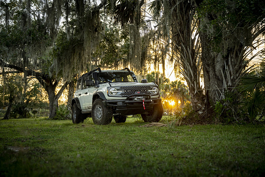 Компания Ford официально представила внедорожный вариант Bronco Everglades