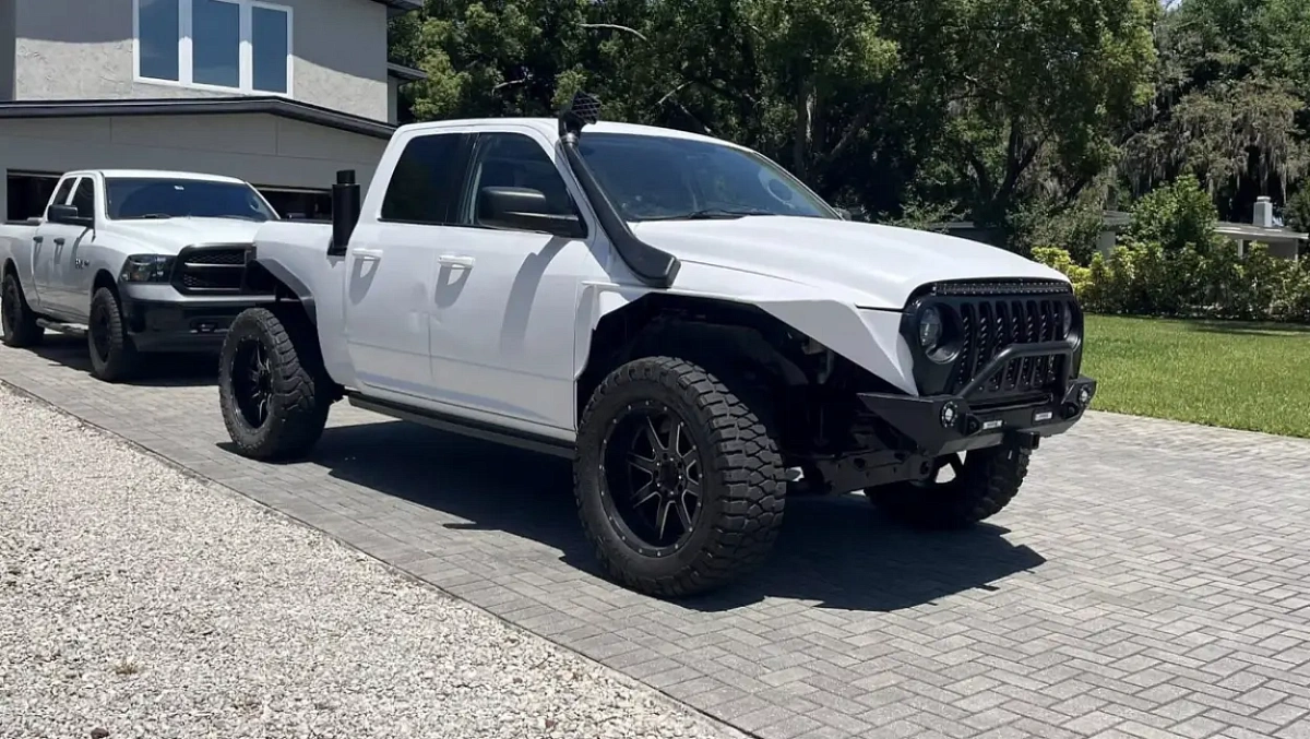 Этот пикап RAM получил внешность от Jeep и выглядит теперь максимально странно Этот пикап RAM получил внешность от Jeep и выглядит теперь максимально странно
