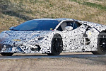 Преемник Lamborghini Aventador теряет камуфляж на новых шпионских фотографиях