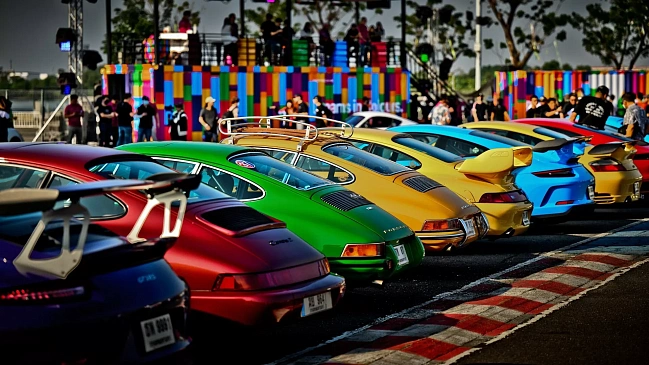 Компания Porsche собрала самые знаковые модели в честь празднования 30-летия в Таиланде