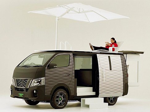 Представлен идеальный офис на колёсах Nissan NV350 Caravan «Office Pod»