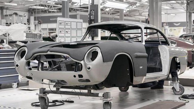 Aston Martin возобновила выпуск самого известного автомобиля Джеймса Бонда