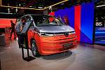 На автосалоне в Мюнхене дебютировал гибридный Volkswagen T7 Multivan 2022 года с современными технологиями 