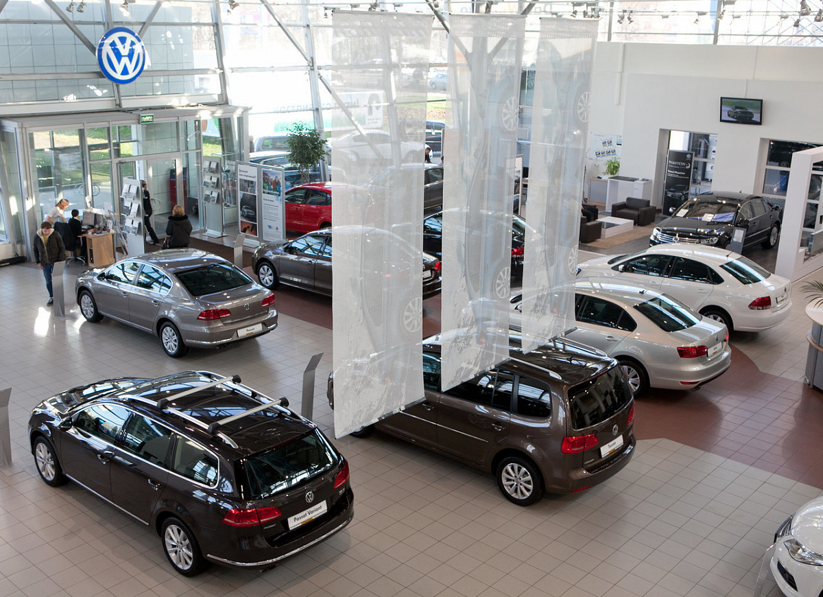 Концерн Volkswagen увеличил цены на всю линейку моделей в России