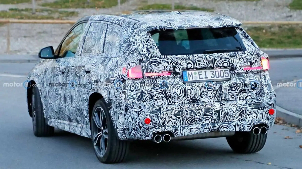 В Сети появились фото обновленного кроссовера BMW X1 M35i В Сети появились фото обновленного кроссовера BMW X1 M35i