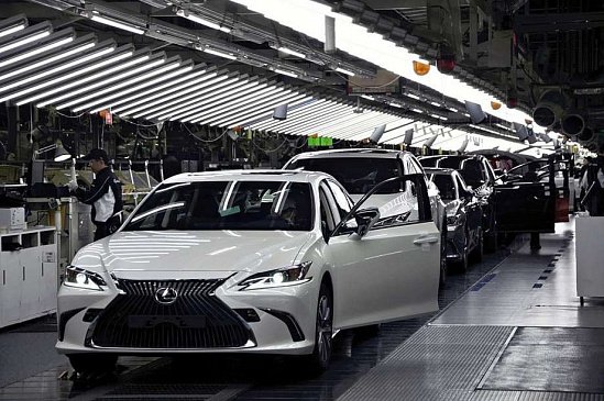 Вследствие сильных ливней Toyota вынуждена на некоторое время остановить сразу два своих завода