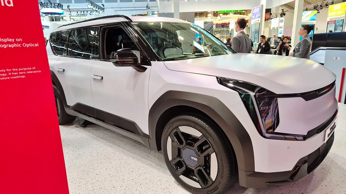 Прорыв от Hyundai: Kia EV9 показал голографический дисплей на лобовом стекле Прорыв от Hyundai: Kia EV9 показал голографический дисплей на лобовом стекле