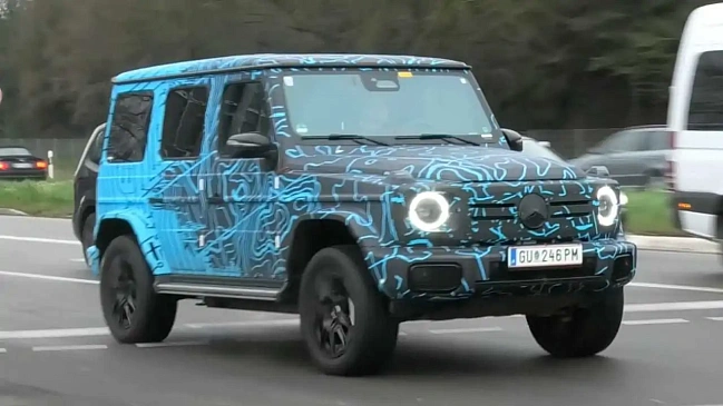 В Сети показали Mercedes-Benz EQG в движении во время испытаний на дорогах Германии