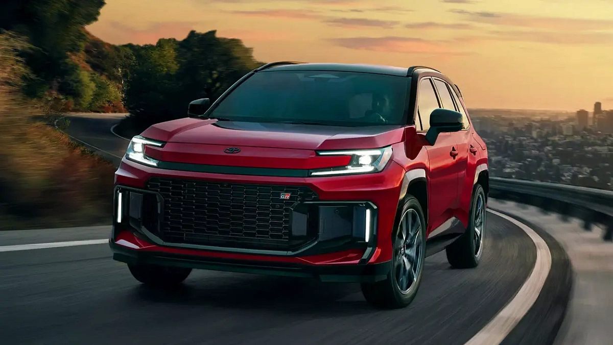 Предсталвен обновленный Toyota RAV4 в очень мощной версии GR Sport Предсталвен обновленный Toyota RAV4 в очень мощной версии GR Sport
