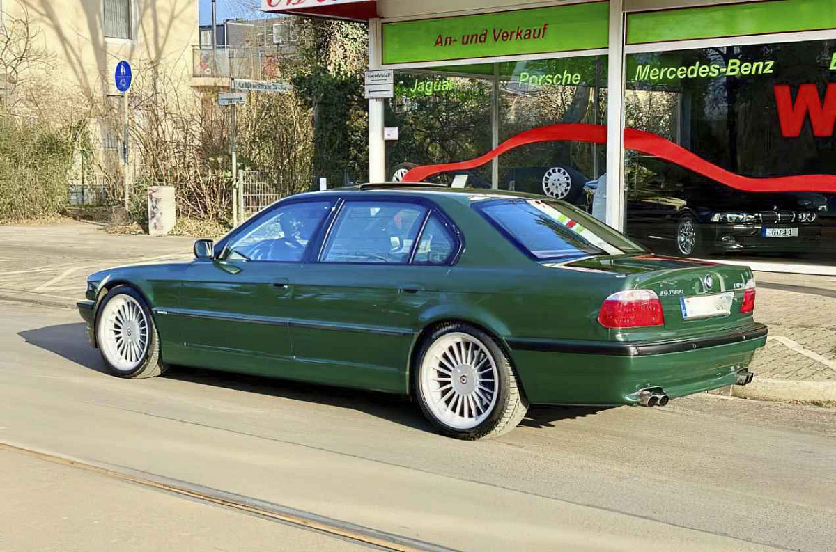 В Германии продают единственную в мире Alpina B12 6.0 в редчайшем цвете British Racing Green