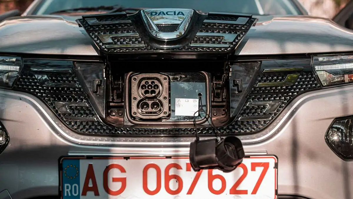 Dacia собирается выпускать автомобили с ДВС пока их не запретят
