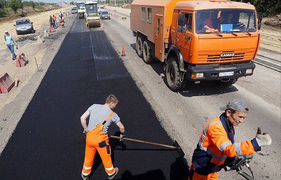 Россияне смогут жаловаться на стройку дорог через приложение