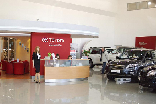 Компания Toyota подняла цены на всю модельную линейку в РФ в январе 2022 года