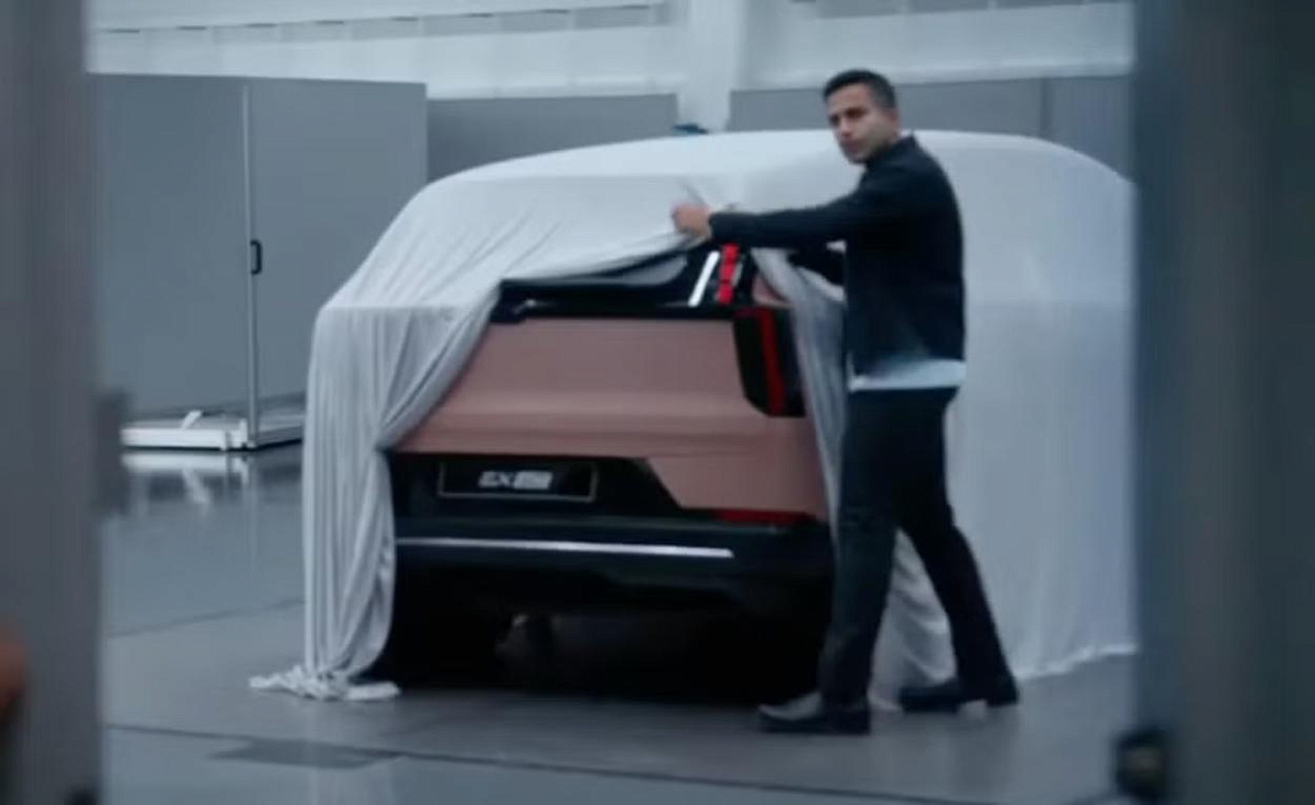 Volvo показала на тизере электрический аналог популярного кроссовера Volvo XC60 Volvo показала на тизере электрический аналог популярного кроссовера Volvo XC60