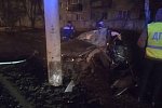 В Пензе автомобиль врезался в столб и вылетел на тротуар