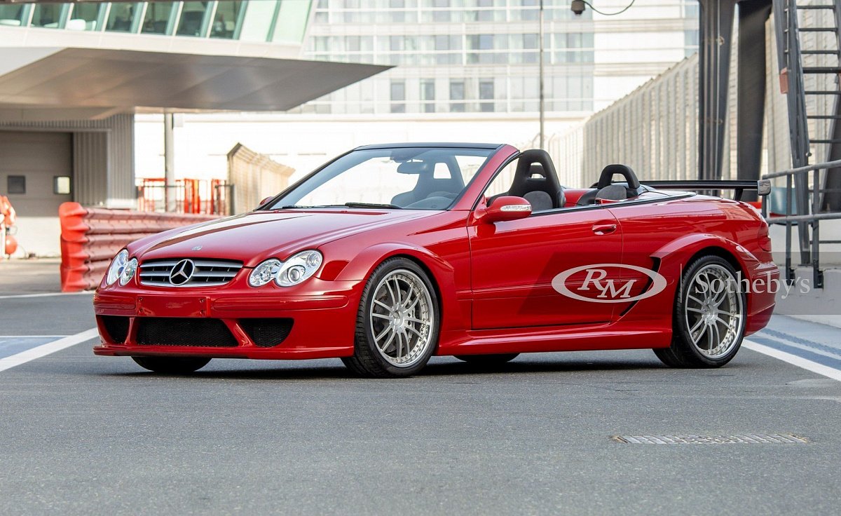 Редкий кабриолет Mercedes-Benz CLK DTM AMG выставят на продажу