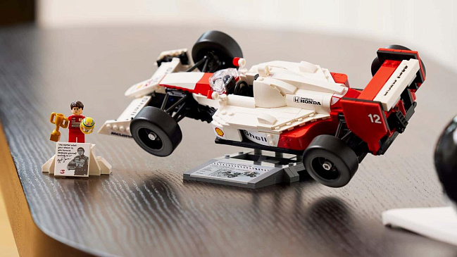 Lego выпустил модель самой легендарной машины Сенны F1 