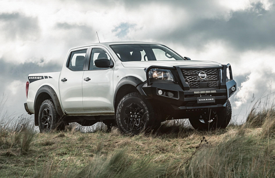 В Россию привезли новый пикап Nissan Navara 2023 за 5 млн рублей 