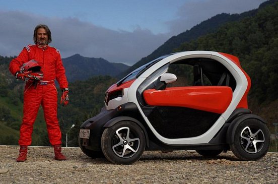 Гонщик на малыше Renault Twizy смог попасть в книгу рекордов России