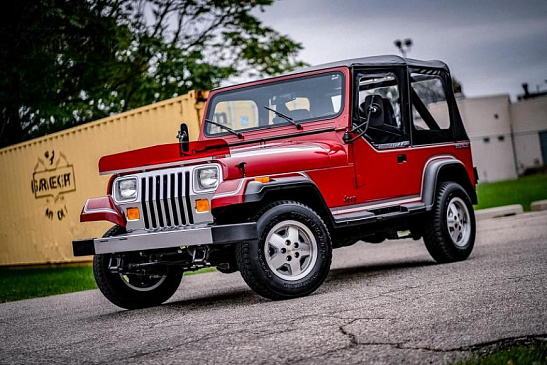 34-летний внедорожник Jeep Wrangler продают в полтора раза дороже нового 