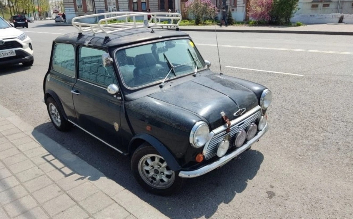 Во Владивостоке обнаружили редчайший раритет Austin Mini Cooper S