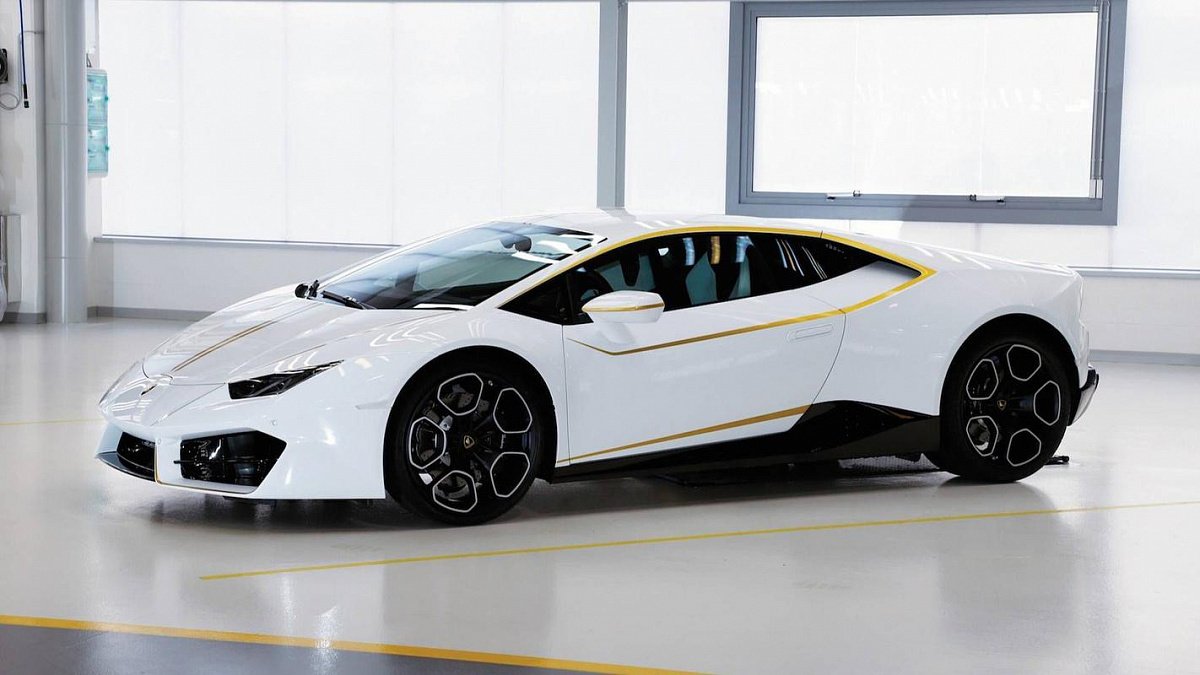 Папа Римский Франциск разыграет собственный Lamborghini Huracan в лотерее